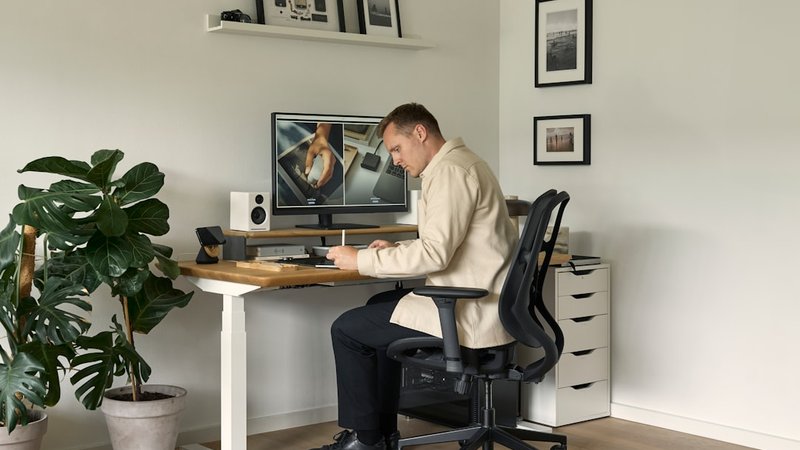 Standing Desks vs Sit-Stand Converters