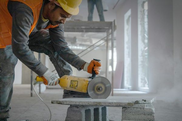 Compressed Air on Silica Dust: What OSHA Allows | Academy of ...